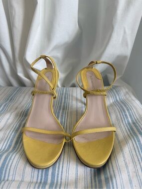 BCBGMAXAZRIA butter Yellow Strappy stiletto Sandals